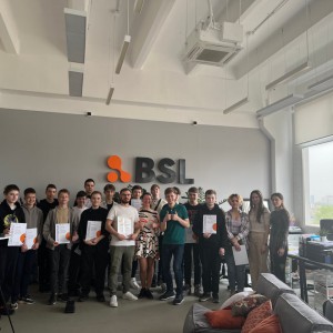 Наши резиденты проходят стажировку в ИТ-компании BSL - КИБЕРшкола программирования для детей, компьютерные курсы для школьников, начинающих и подростков - KIBERone г. Нарткала
