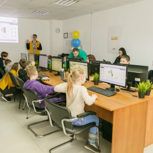 Новый класс в развлекательном центре города Томска! Скоро открытие! - КИБЕРшкола программирования для детей, компьютерные курсы для школьников, начинающих и подростков - KIBERone г. Нарткала